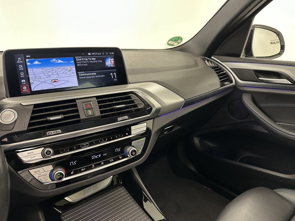 BMW X3 xdrive30e m-sport | adaptief cc. | panoramadak | 21'' |