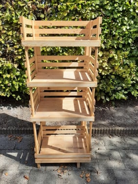 Houten opbergrek, voor b.v in garage, 150 x 60 x 40 cm  € 5,-