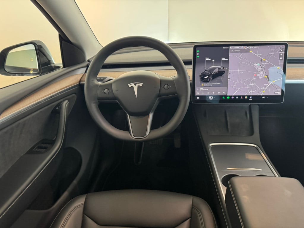Tesla Model Y long range awd 75 kwh