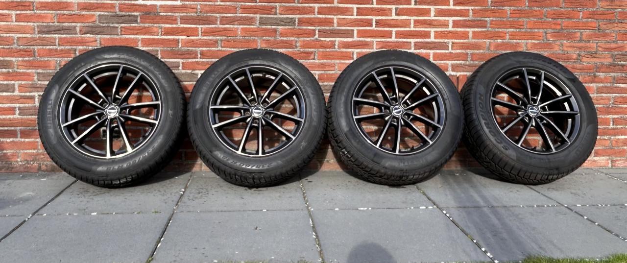 Set  18inch velgen met Pirelli Winterbanden ( steek 5x 108 ) Volvo.
