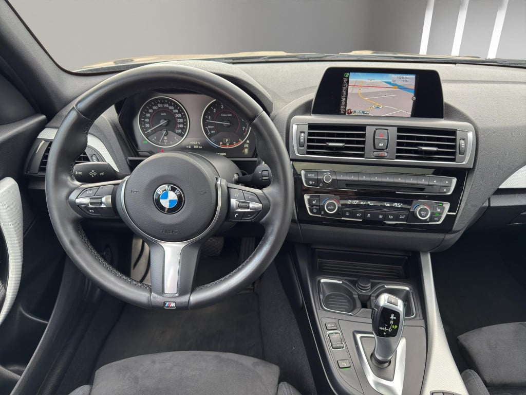 BMW 1 Serie 118i m sport 5 drs | schuif/ kanteldak | airco (auto) | sportst