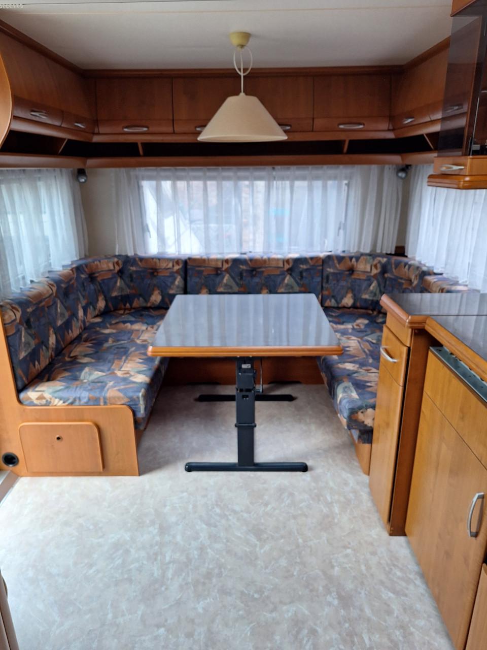 Caravan hobby excellent 560