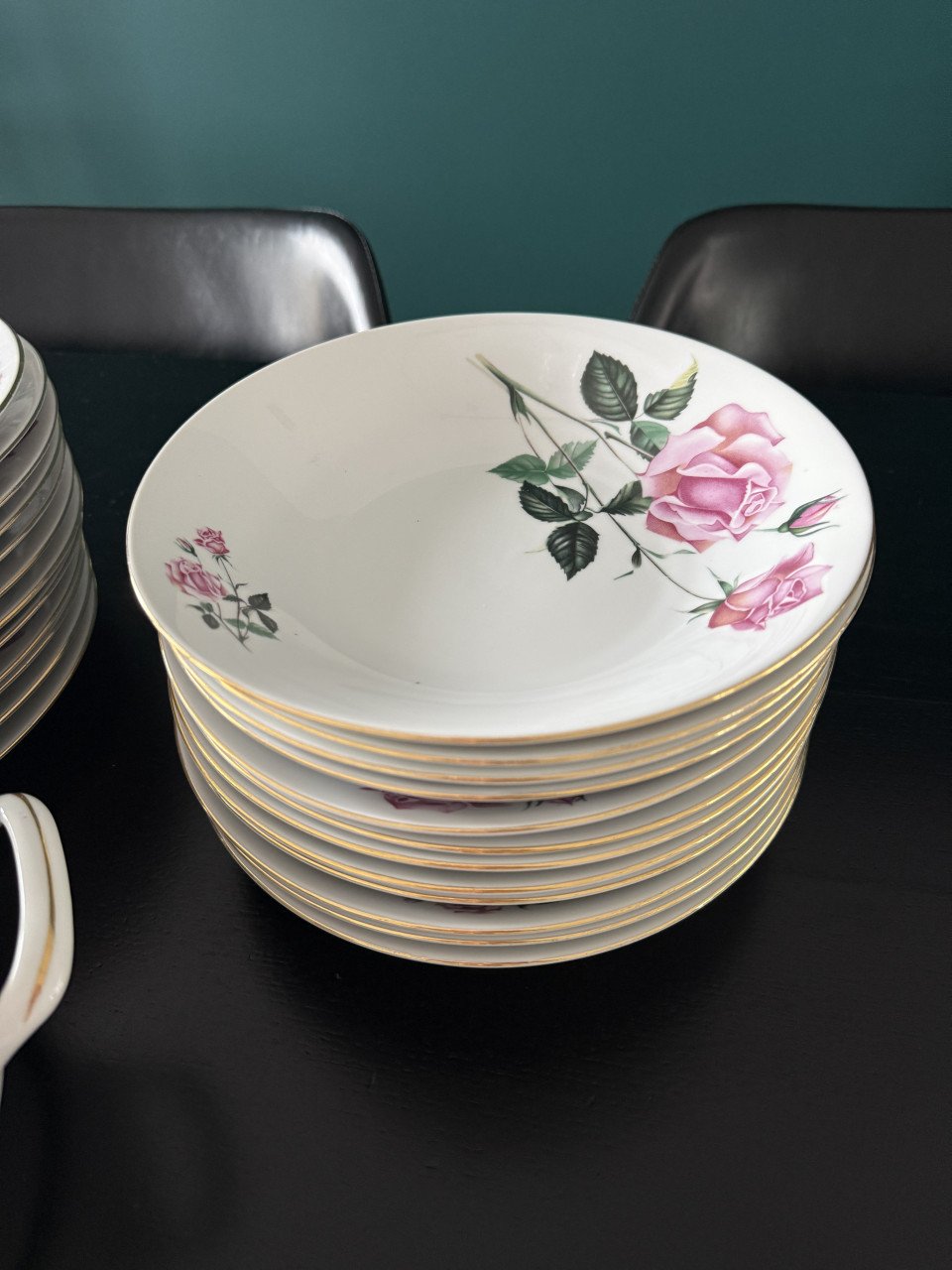 12-delig servies gouden rand en roze roosjes epiag D.F. Czecho slovakia