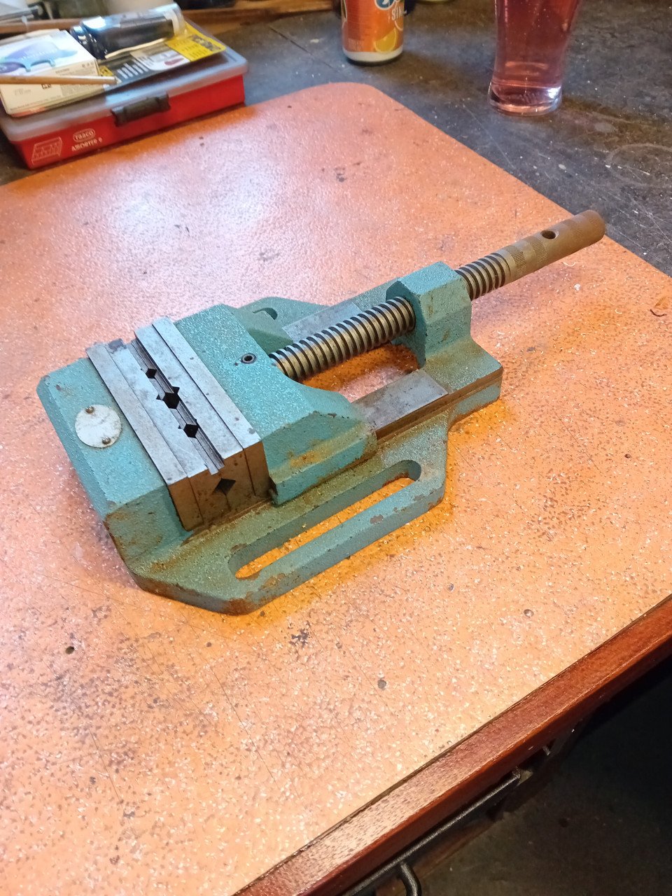 Kolomboormachine klem