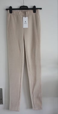 Nieuwe  creme kleurige ribbroek maat s