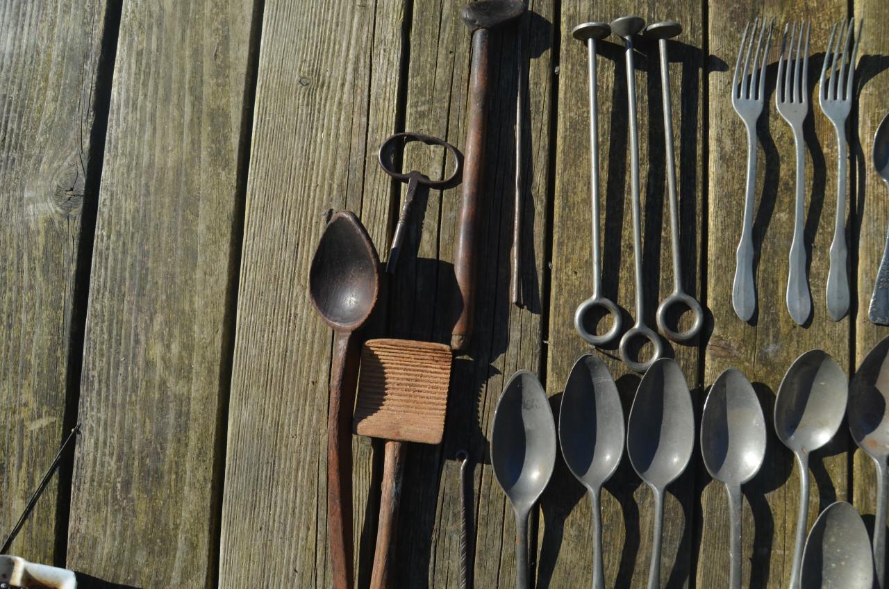 Divers oud bestek en aanverwante spullen