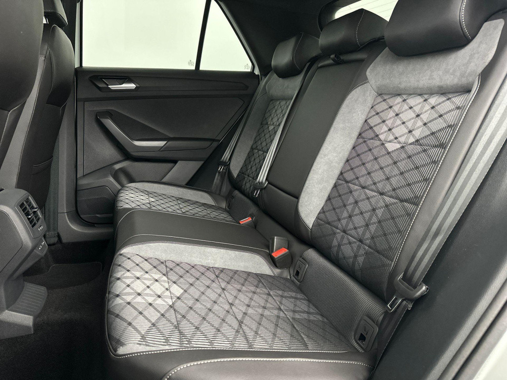 Volkswagen T-roc r-line-edition 1.5 110 kw / 150 pk tsi suv 7 versn