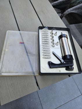 Nieuwe professionele RVS koekjespistool/drukpers met veel accessoires...