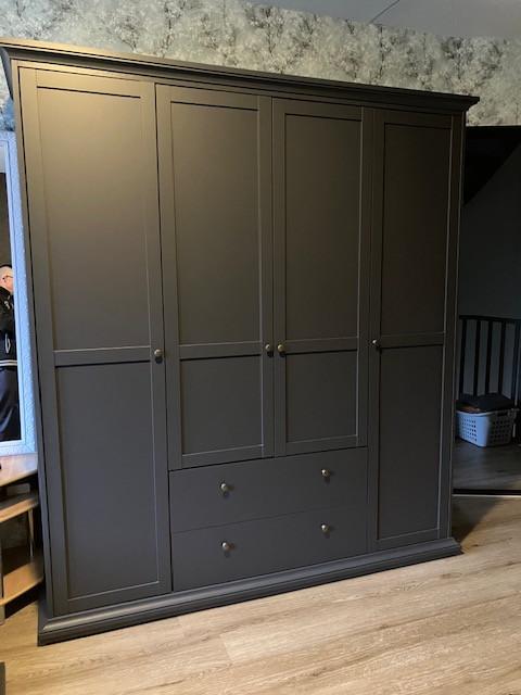 Grote kledingkast antraciet