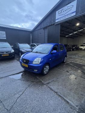 Kia picanto met een voljaar apk!