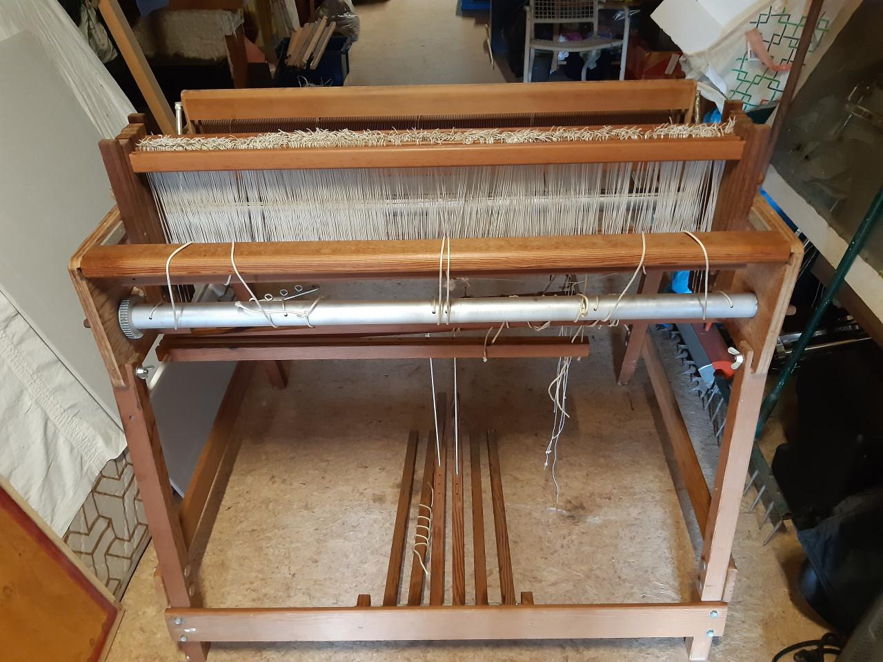 Weefgetouw 90 cm breed met 6 schachten en 6 trappers, trapweefgetouw