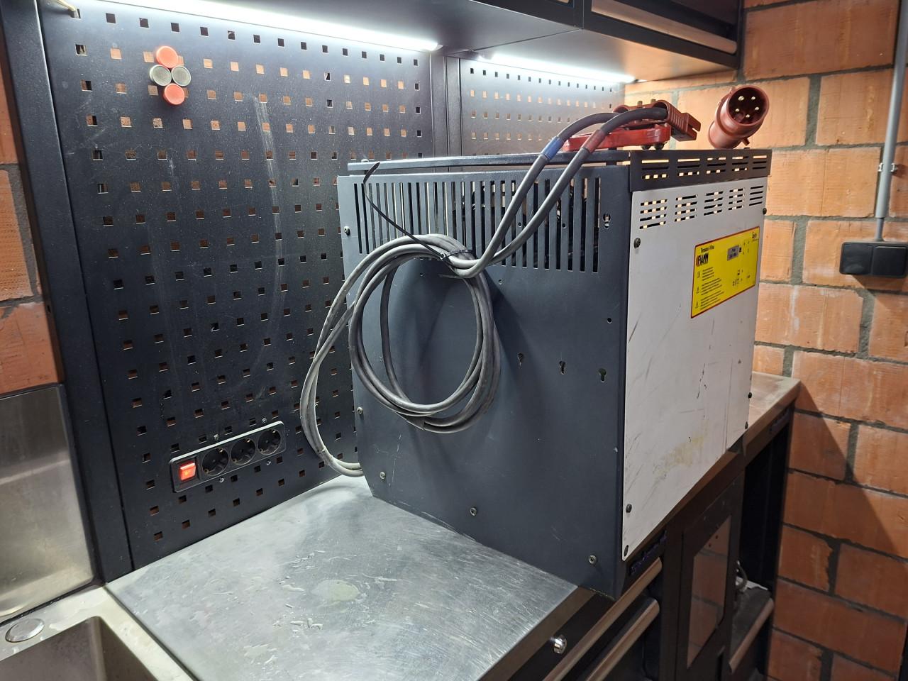Acculader 24V 90Amp. Heftruck