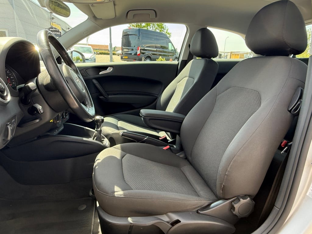 Audi A1 1.2 tfsi attraction pro line business