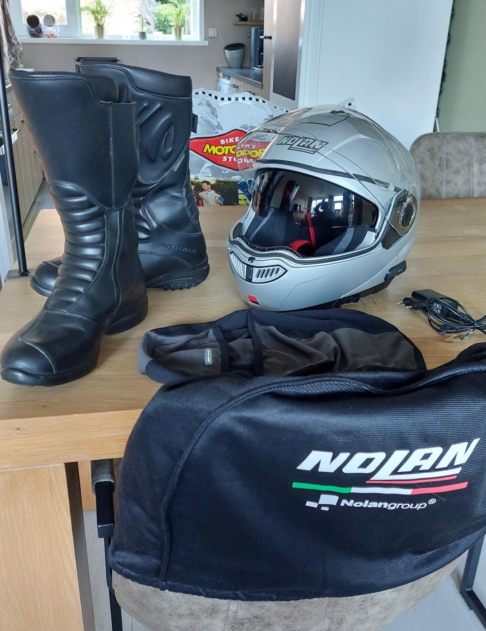 Motor systeemhelm Nolan N-com/ Motorlaarzen dames