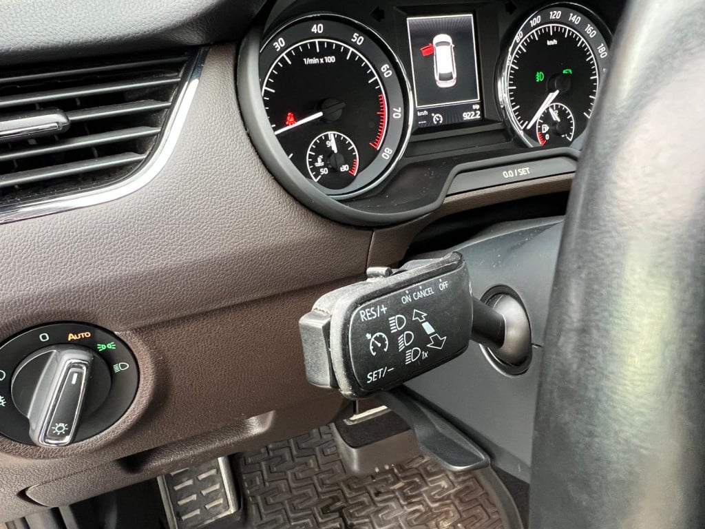 Skoda Octavia combi 1.8 tsi 4x4 laurin & klement | dsg | pano | trekhaak
