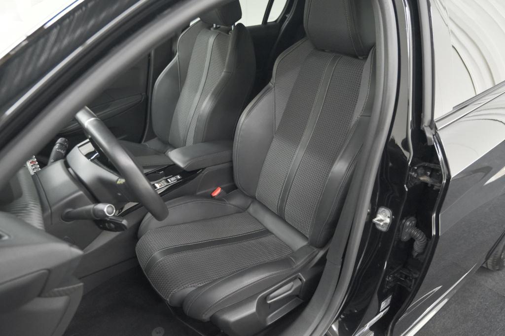 Peugeot 208 puretech 100 gt | camera | apple carplay | parkeersensoren | na