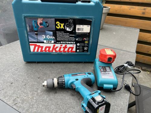 Makita Boorschroevendraaier – Compleet met 3 Accu’s