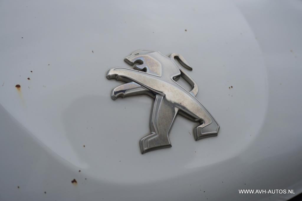 Peugeot 208 1.6 bluehdi blue lease