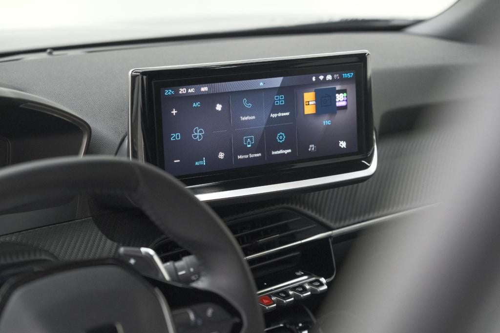 Peugeot 2008 1.2 hybrid 145 allure | apple carplay | climate control | park