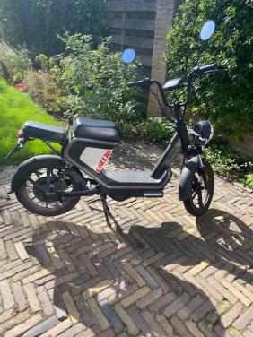 AGM GOCCIA ELEC SCOOTER thuisbezorgd!