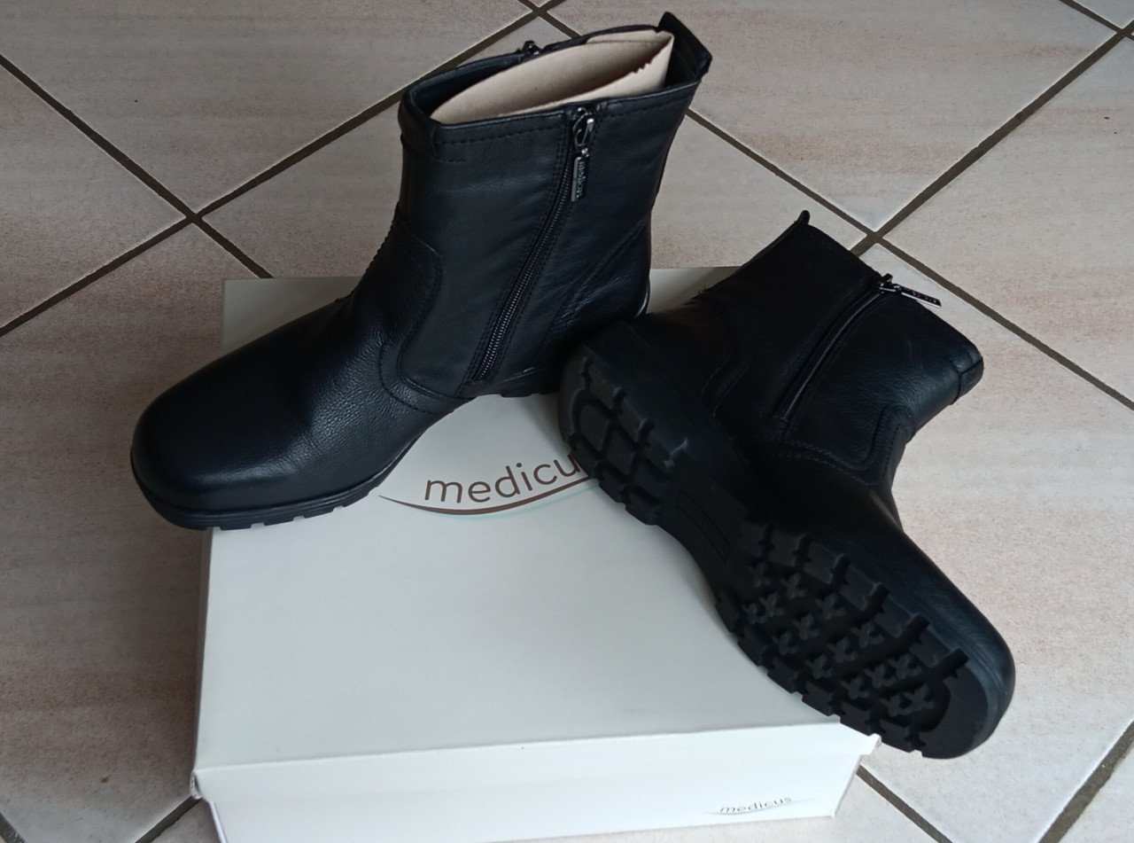 NIEUWE GEVOERDE WINTERLAARZEN 👢(lekker warm)