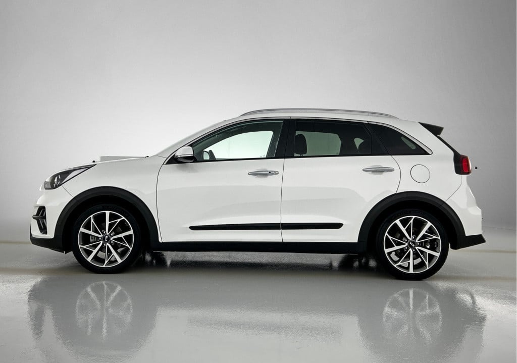 Kia Niro 1.6 gdi hybrid sportsline | trekhaak | 18 inch | half leder
