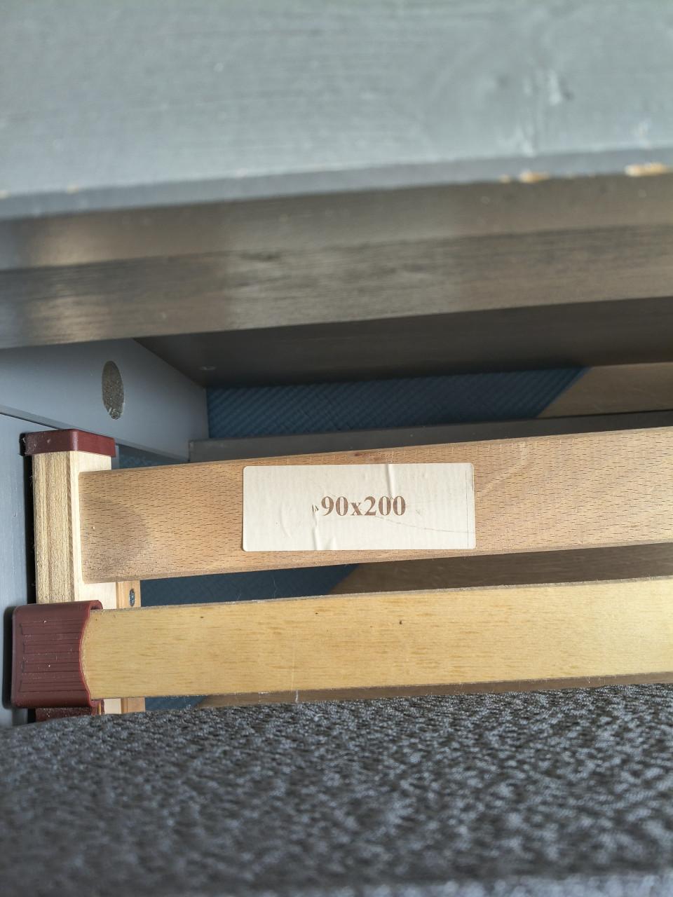 Woood bed staalgrijs 90x200