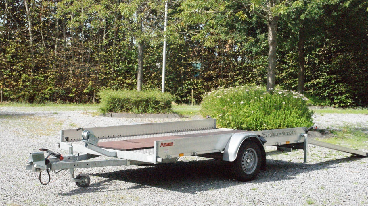 Zelf je auto vervoeren? Huur onze Anssems AMT 1300kg Eco!