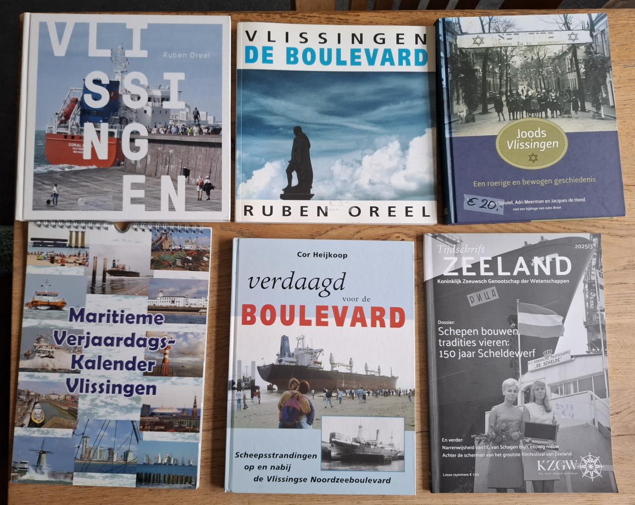 Diverse boeken over Vlissingen