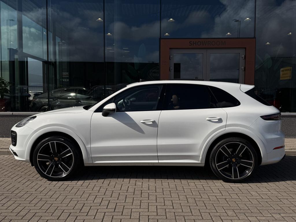 Porsche Cayenne 3.0 | sportdesign | pano | sportchrono | luchtvering | acc 