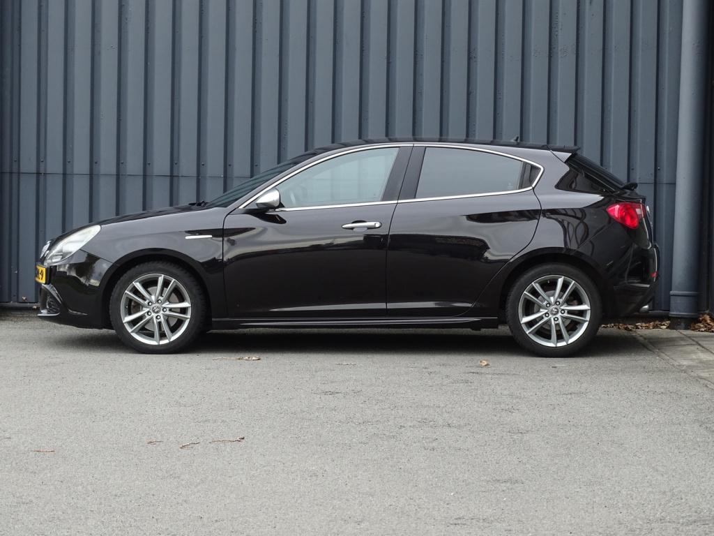 Alfa Romeo Giulietta 1.4 t distinctive 170pk automaat | bluetooth