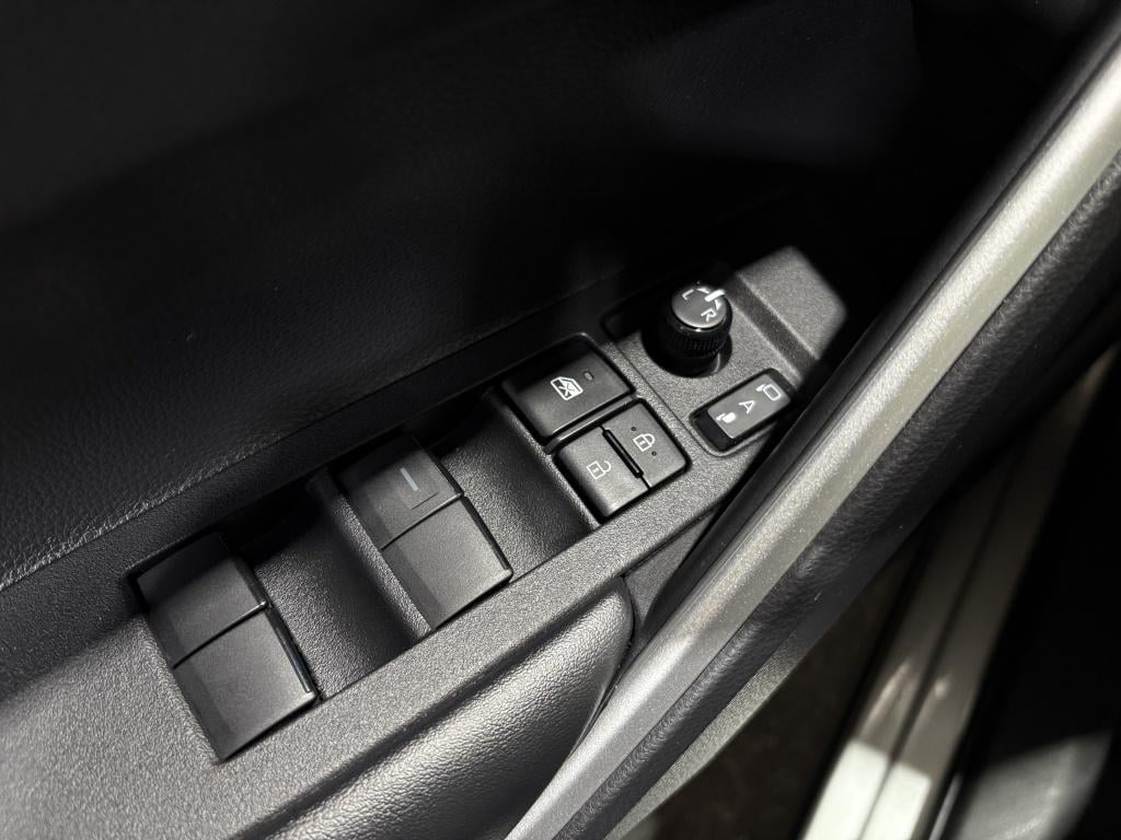 Toyota Corolla Cross 2.0 hp hybrid first edition