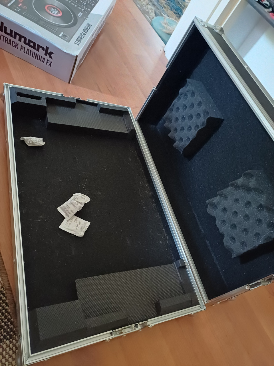 Numark draai deck + bijhoorende koffer