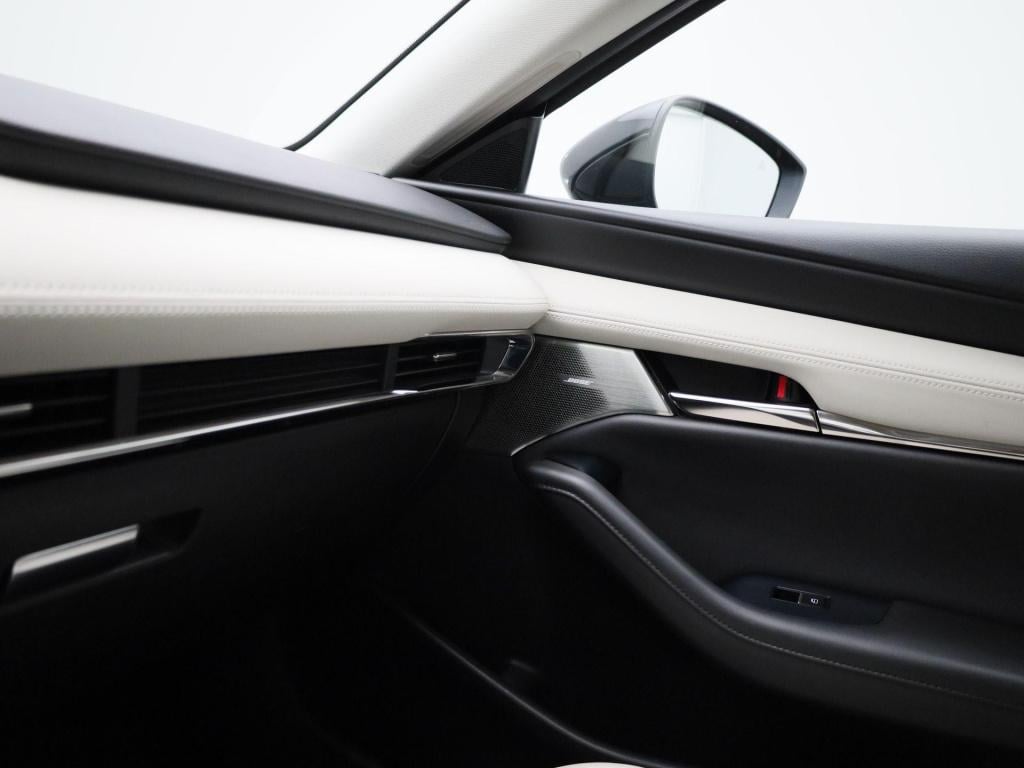 Mazda 3 2.0 e-skyactiv-x m hybrid 180 luxury | automaat | bose | stoel/stuu