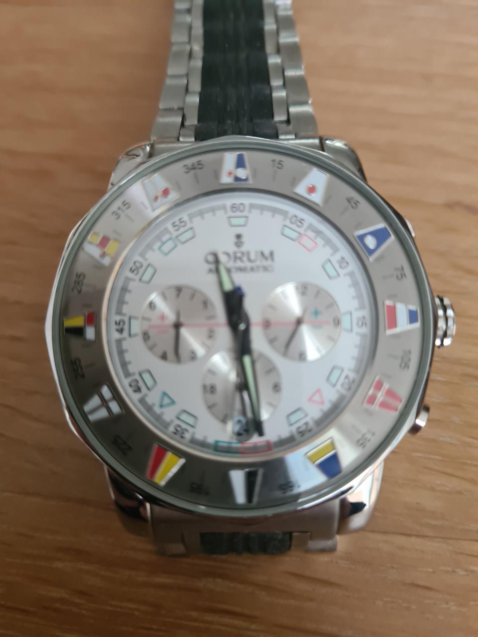 Horloge Corum