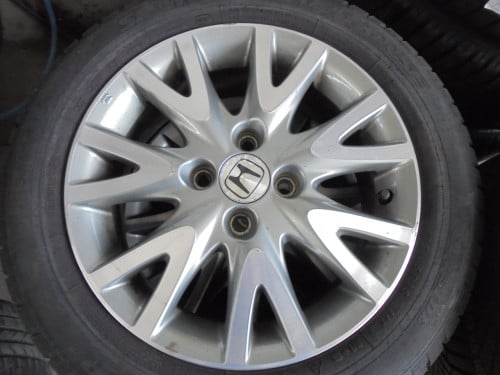 Set Lichtmetalen velgen met winter banden voor Honda Insight