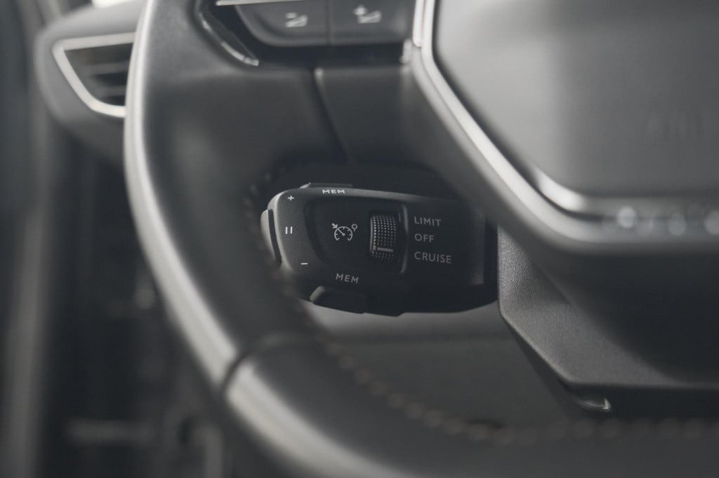 Peugeot 3008 1.6 hybrid 225 allure pack business | camera | navigatie | app