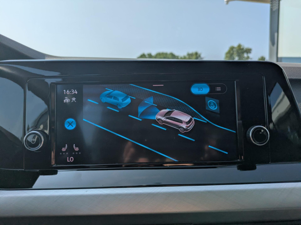 Volkswagen Golf 1.0 tsi life business | trekhaak | camera | carplay | acc |