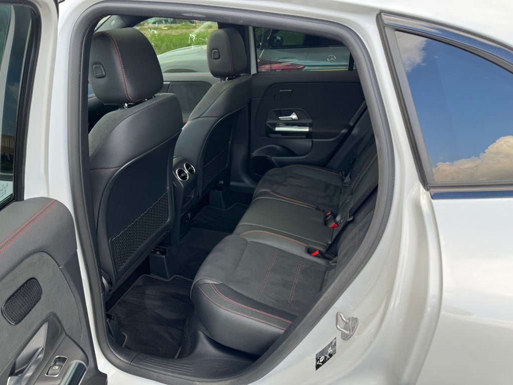 Mercedes-Benz Gla-klasse 200 business solution amg automaat /wegklapbare tr