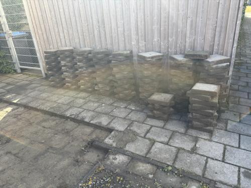 Betontegels +\_ 120 stuks