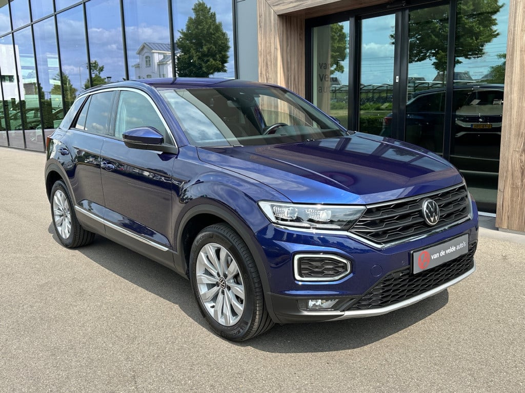 Volkswagen T-roc 1.5 tsi 150pk sport | trekhaak | carplay | led | dode hoek