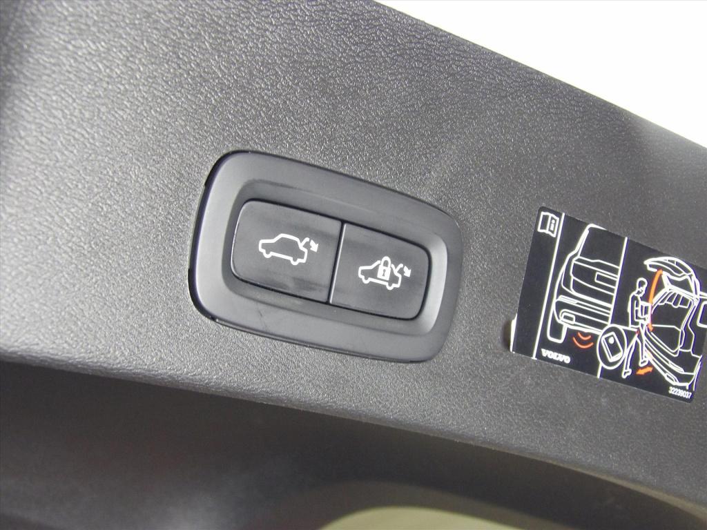 Volvo XC40 t3 163pk geartronic momentum pro