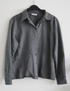 Zwart grijze blouse met krijtstreep maat 42