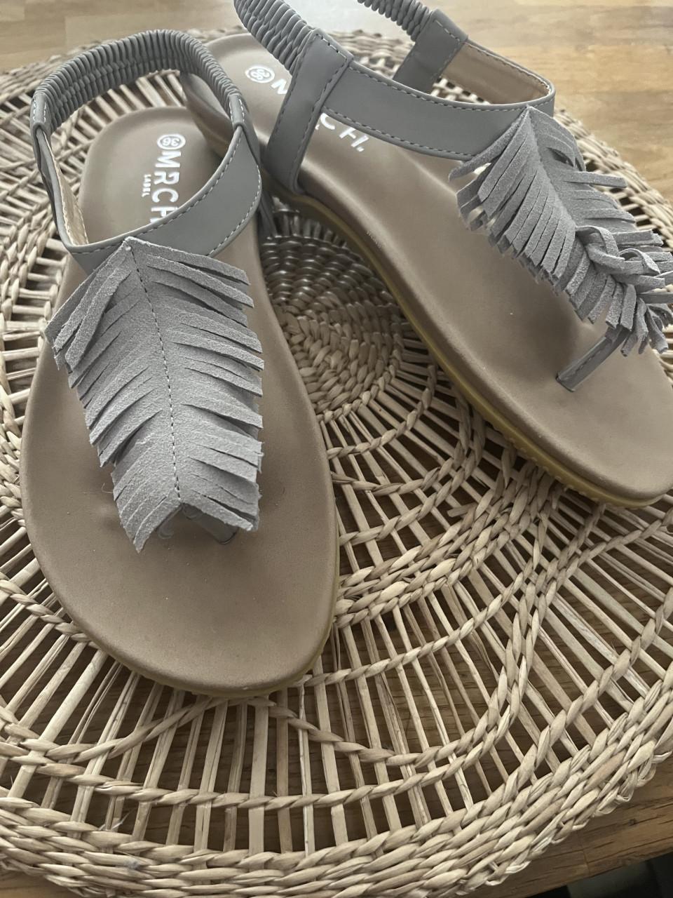 Partij nieuwe sandalen