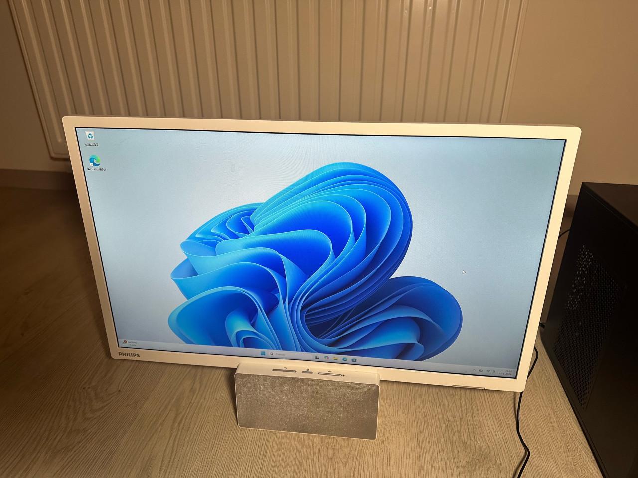 Complete set Acer X/Intel Core i5/8GB ram/Windows11