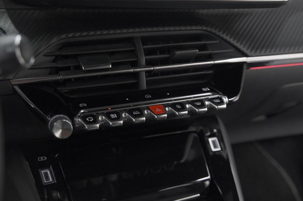 Peugeot 2008 puretech 130 eat8 gt | camera | apple carplay | parkeersensore