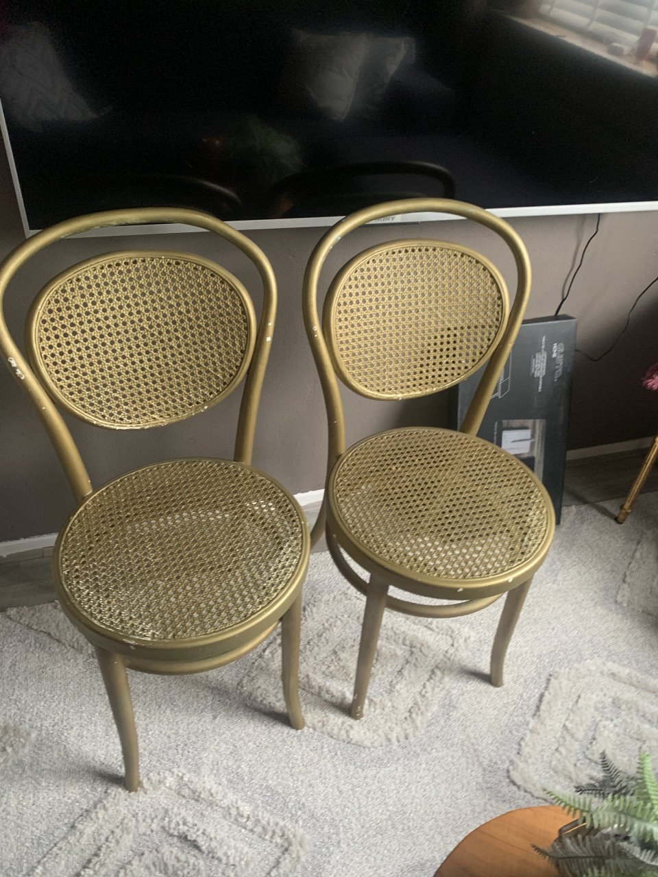 2 Tonet stoeltjes goud geverfd