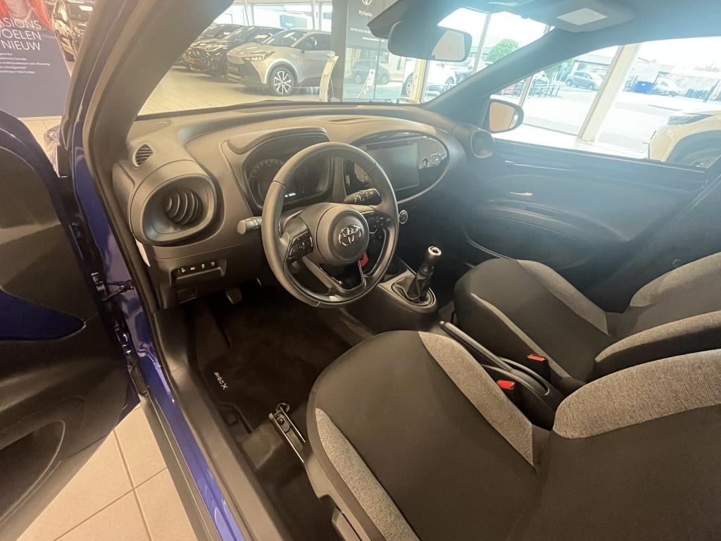 Toyota Aygo X 1.0 vvt-i mt play