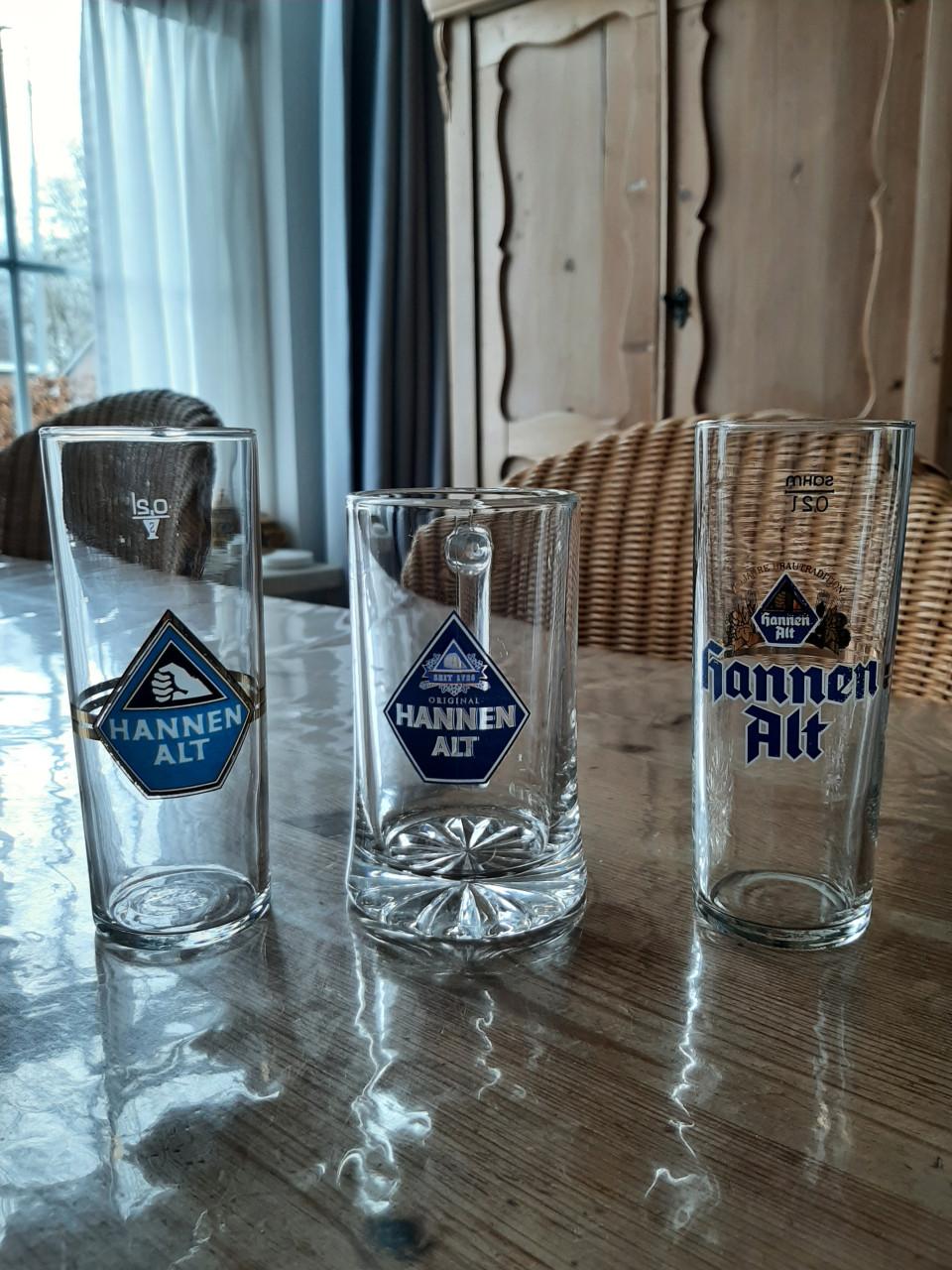3  VERSCHILLENDE  - HANNEN ALT BIER