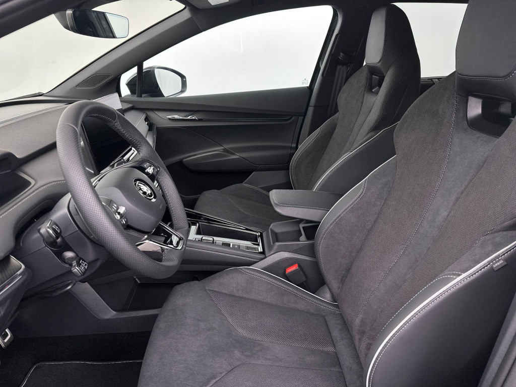 Skoda Enyaq Iv 60 sportline sportline elektromotor 132 kw / 179 pk suv elek